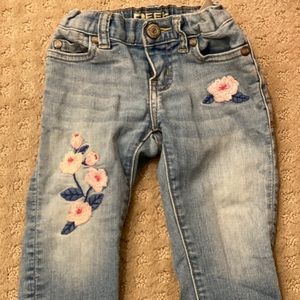 Embroidered PEEK jeans